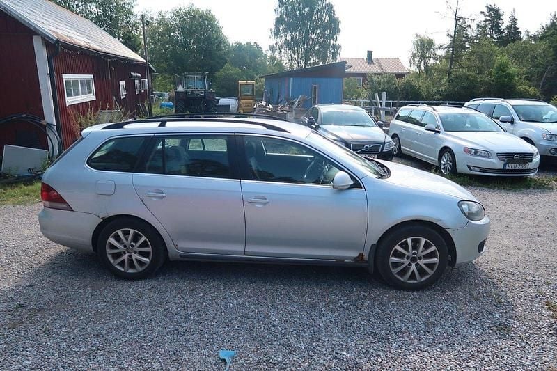 Silver Begagnad 2010 VW Golf Kombi | 19 500 kr (Bra pris) - Bild 1/4