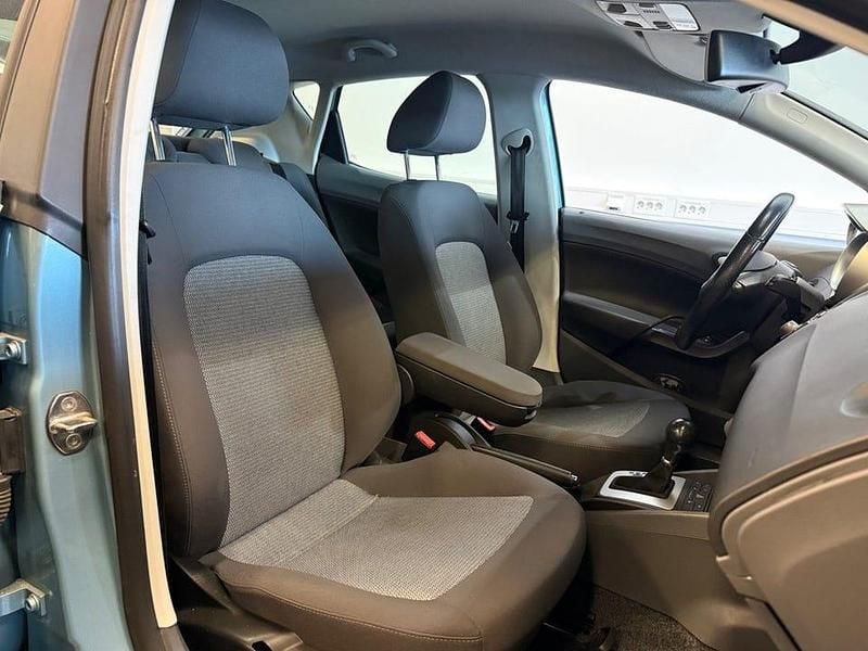 Begagnad Seat Ibiza Style 105 HK (77 kW) 2009 Ljusblå Halvkombi