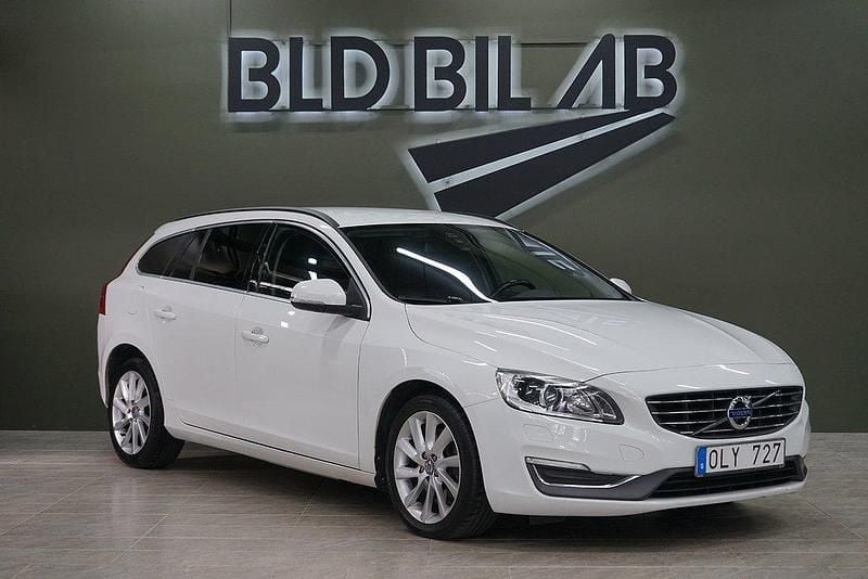 Vit Begagnad 2013 Volvo V60 Momentum Kombi | 159 900 kr (Marknadspris) - Bild 1/4