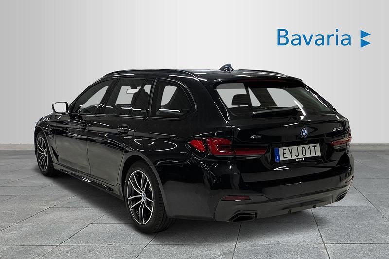 Begagnad BMW 530e Shadowline 292 HK (214 kW) 2023 Svart Kombi