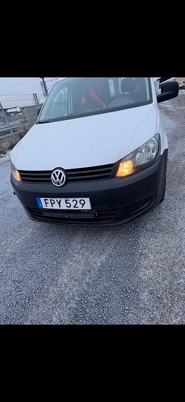 Begagnad VW Caddy 102 HK (75 kW) 2015 Minibuss