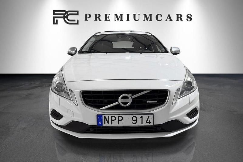 Begagnad Volvo V60 R-Design 163 HK (119 kW) 2013 Vit Kombi