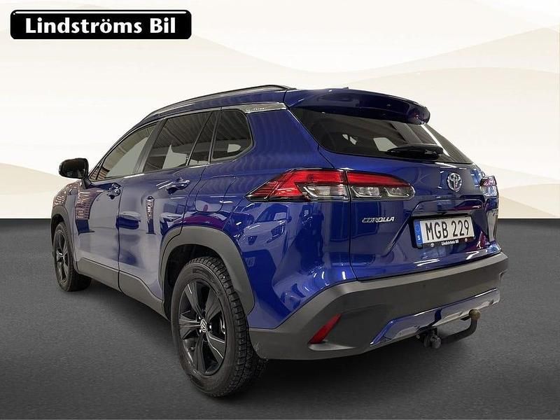 Begagnad Toyota Corolla Cross Style 200 HK (147 kW) 2023 Mörkblå SUV