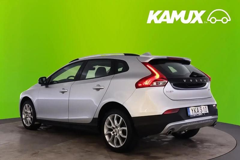 Begagnad Volvo V40 Momentum 150 HK (110 kW) 2017 Silver/grå Halvkombi