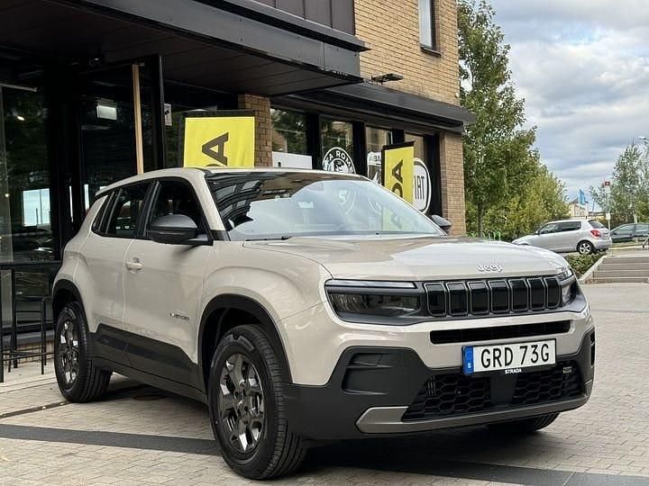 Begagnad Jeep Avenger Longitude 101 HK (74 kW) 2024 Grå SUV