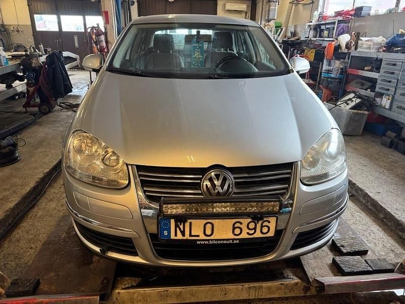 Begagnad VW Jetta Comfortline 150 HK (110 kW) 2007 Silvermetallic Sedan