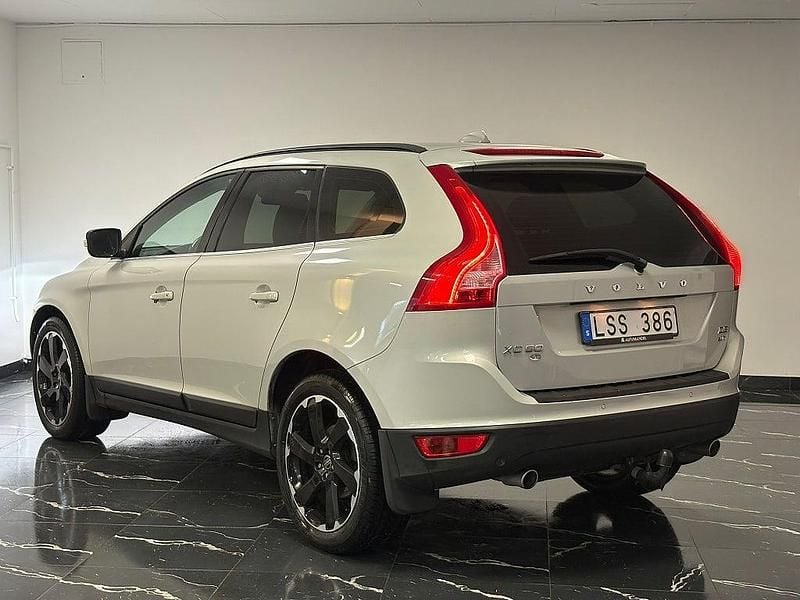Begagnad Volvo XC60 Momentum 163 HK (119 kW) 2011 Vit SUV