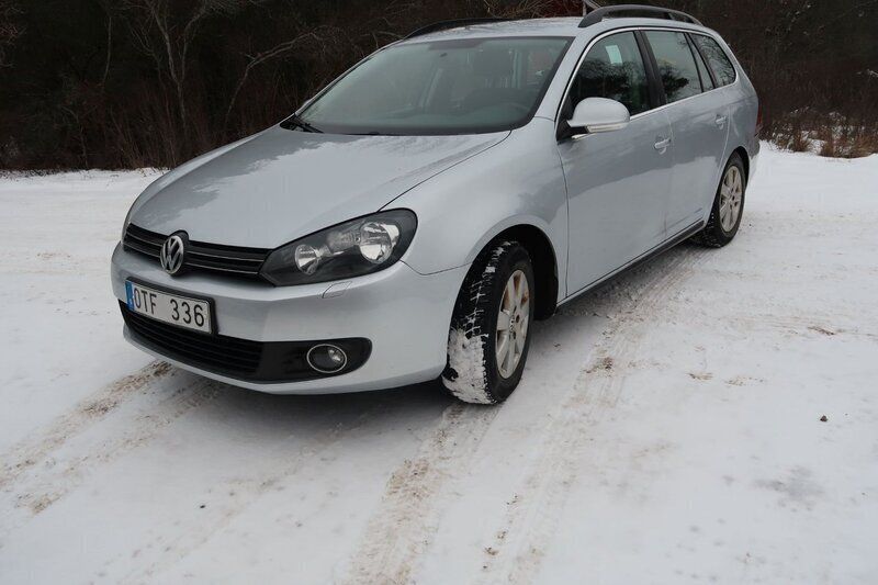 Silver Begagnad 2012 VW Golf Kombi | 52 500 kr (Marknadspris) - Bild 1/4