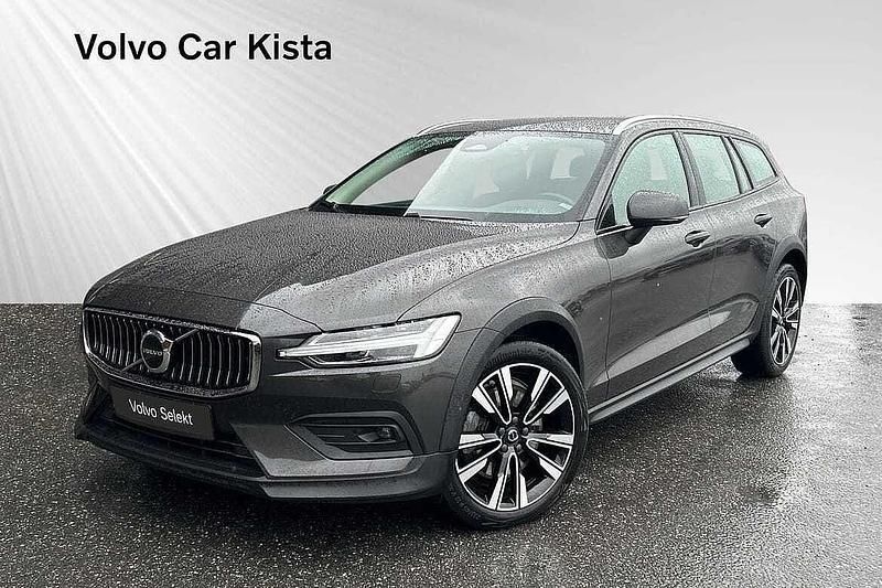 Begagnad 2023 Volvo V60 CC Kombi | 409 800 kr (Lite dyr) - Bild 1/3