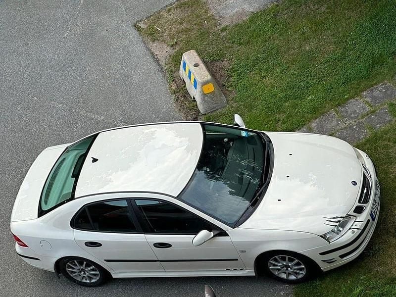 Begagnad 2005 Saab 9-3 | 35 000 kr (Marknadspris) - Bild 1/4