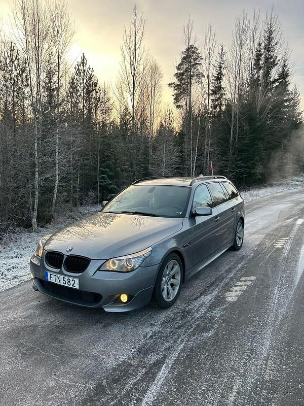 Begagnad 2007 BMW 523 M Sport Kombi | 52 990 kr (Marknadspris) - Bild 1/4