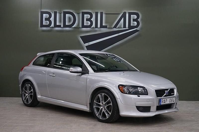 Ljusgrå Begagnad 2008 Volvo C30 R-Design Halvkombi | 49 900 kr (Marknadspris) - Bild 1/4