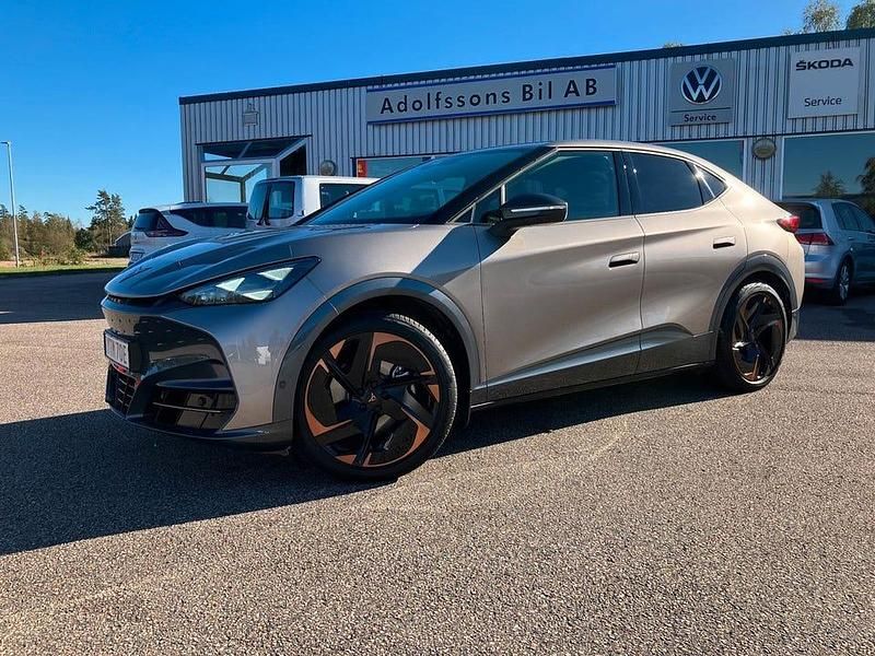 Begagnad Cupra Tavascan VZ3 250 kW (340 HK) 2024 Ljusbrun SUV