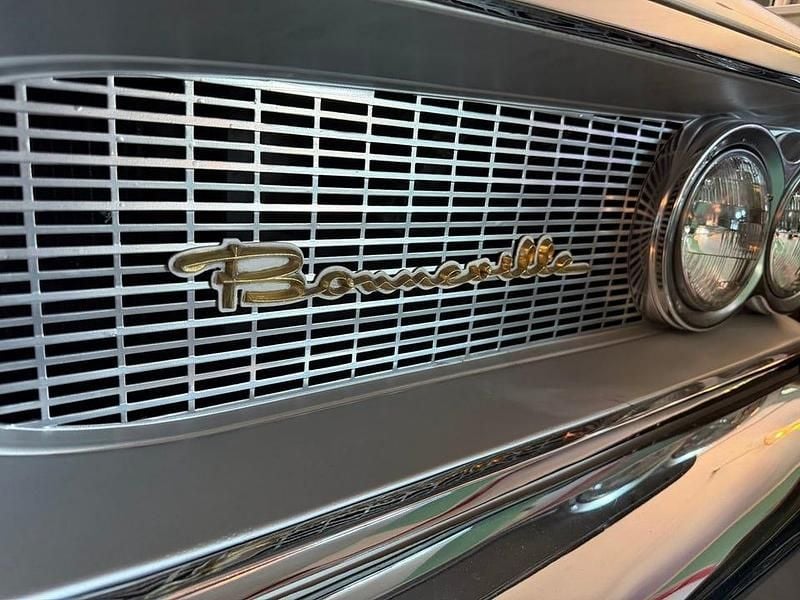 Begagnad Pontiac Bonneville 301 HK (221 kW) 1959 Vit