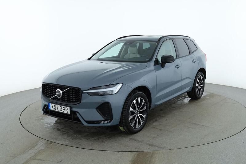 Grå Begagnad 2022 Volvo XC60 Plus SUV | 445 000 kr (Marknadspris) - Bild 1/3