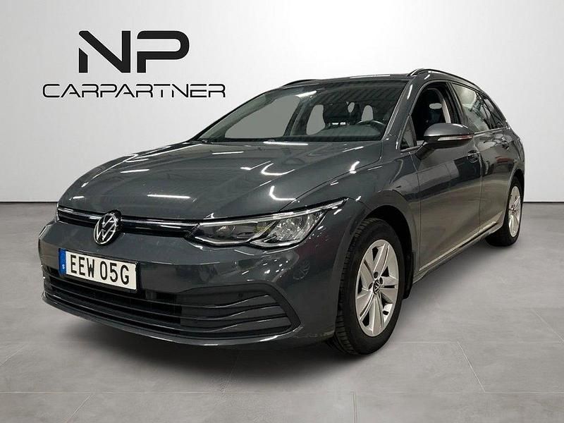 Mörkgrå Begagnad 2022 VW Golf VIII Kombi | 178 900 kr (Bra pris) - Bild 1/4