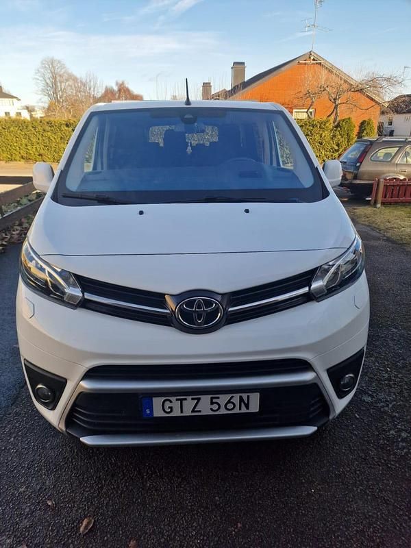 Begagnad 2019 Toyota Proace Verso Kombi | 295 000 kr (Marknadspris) - Bild 1/4