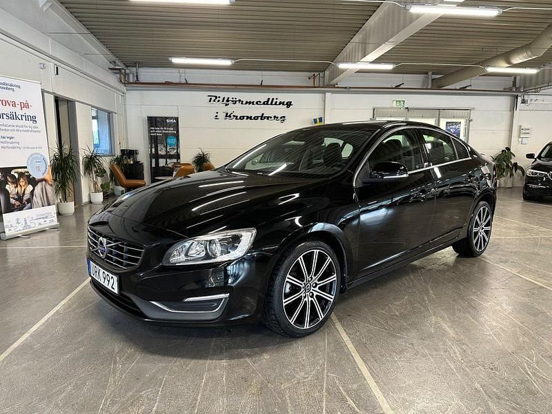 Svart Begagnad 2014 Volvo S60 Summum Sedan | 139 900 kr (Lite dyr) - Bild 1/4