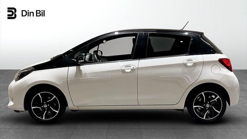 Begagnad Toyota Yaris Hybrid Active 73 HK (53 kW) 2016 Vit Halvkombi
