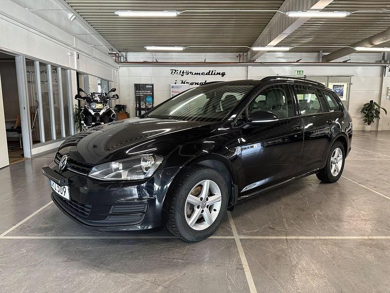 Svart Begagnad 2014 VW Golf VII Kombi | 49 900 kr (Dyr) - Bild 1/4