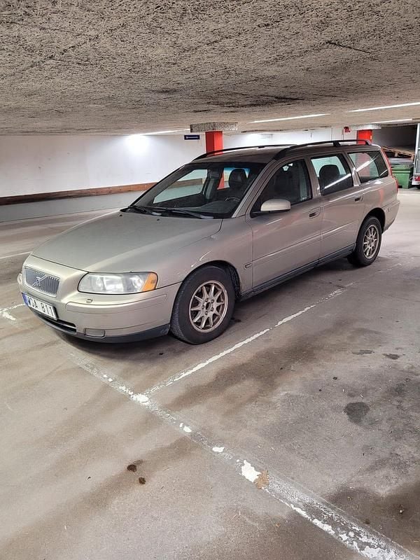 Begagnad 2005 Volvo V70 Kombi | 15 500 kr (Bra pris) - Bild 1/4