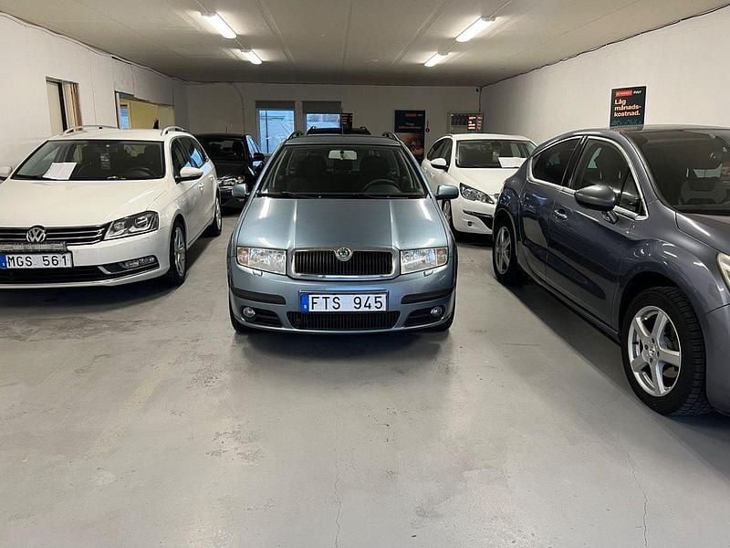 Ljusgrå Begagnad 2007 Skoda Fabia Kombi | 19 900 kr (Bra pris) - Bild 1/4