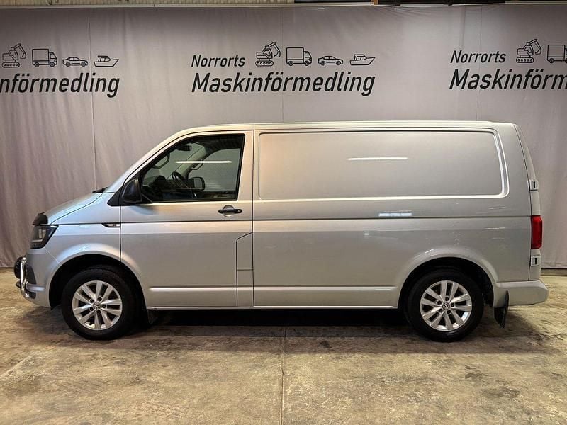 Silver Begagnad 2017 VW T6 Van | 149 900 kr (Bra pris) - Bild 1/4