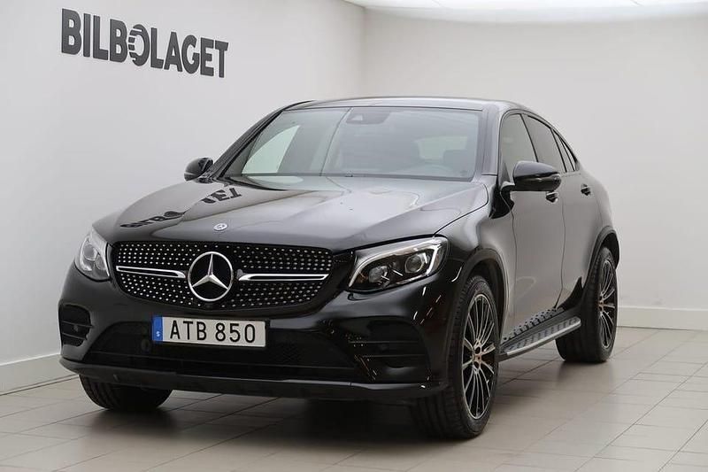 Svart Begagnad 2018 Mercedes GLC250 AMG Sportkupé | 439 800 kr (Marknadspris) - Bild 1/4