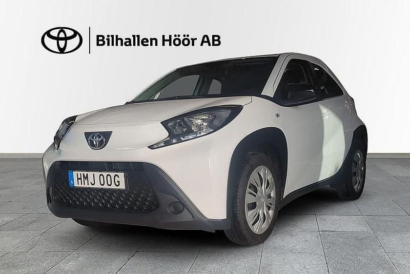 Vit Begagnad 2022 Toyota Aygo X SUV | 169 900 kr (Marknadspris) - Bild 1/3