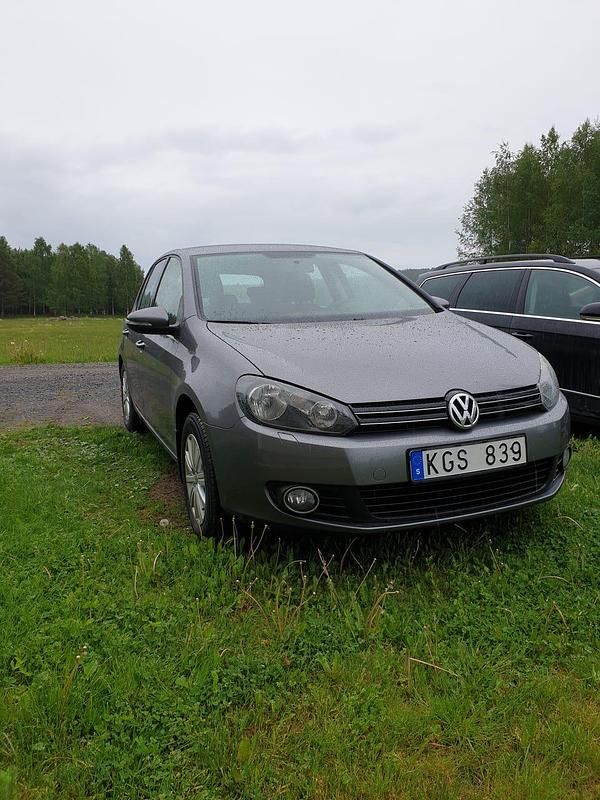 Begagnad 2011 VW Golf VI Halvkombi | 45 000 kr (Marknadspris) - Bild 1/1
