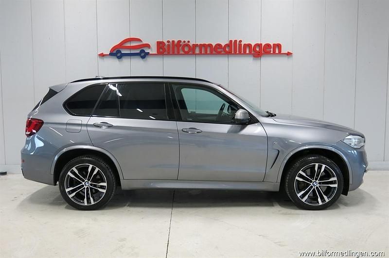 Grå Begagnad 2013 BMW X5 SUV | 289 900 kr (Lite dyr) - Bild 1/4