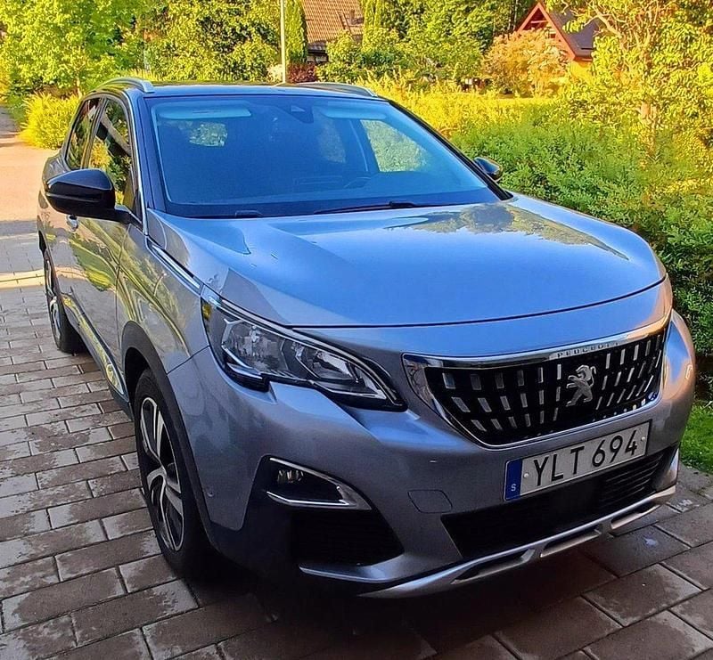 Grå Begagnad 2018 Peugeot 3008 Allure SUV | 185 000 kr (Bra pris) - Bild 1/4