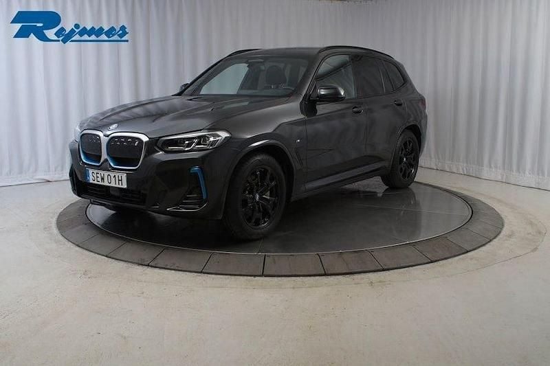Grå Begagnad 2023 BMW iX3 Shadowline SUV | 499 000 kr (Bra pris) - Bild 1/4