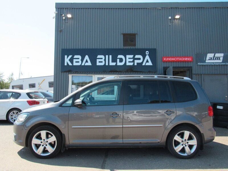 Mörkgrå Begagnad 2011 VW Touran GT Minibuss | 79 900 kr (Lite dyr) - Bild 1/4