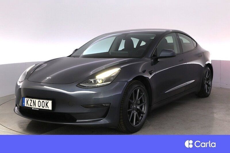 Grå Begagnad 2021 Tesla Model 3 Long Range Sedan | 324 900 kr (Marknadspris) - Bild 1/4