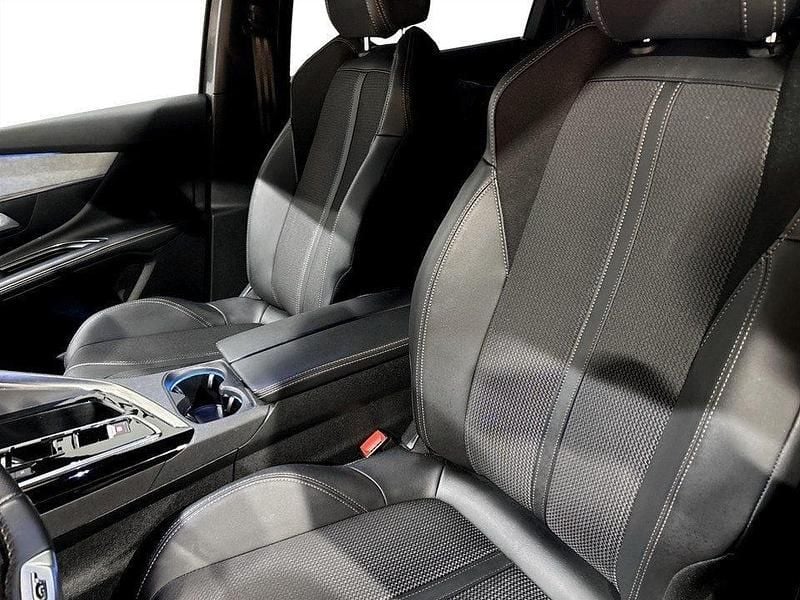 Begagnad Peugeot 5008 GTi 131 HK (96 kW) 2024 Grå SUV