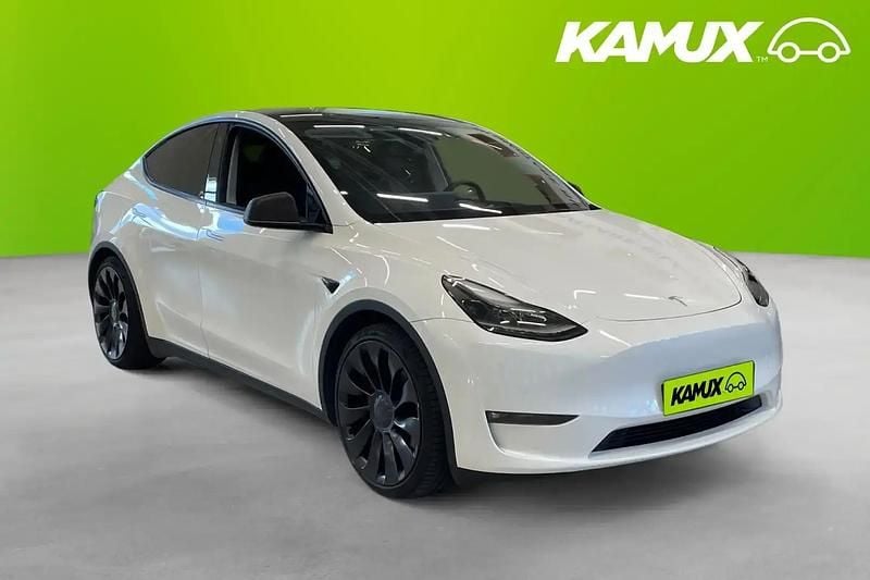 Vit Begagnad 2022 Tesla Model Y Performance SUV | 479 800 kr (Lite dyr) - Bild 1/4