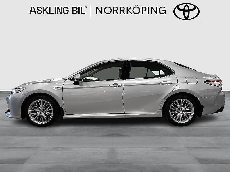 Begagnad Toyota Camry Executive 218 HK (160 kW) 2019 Silver Sedan