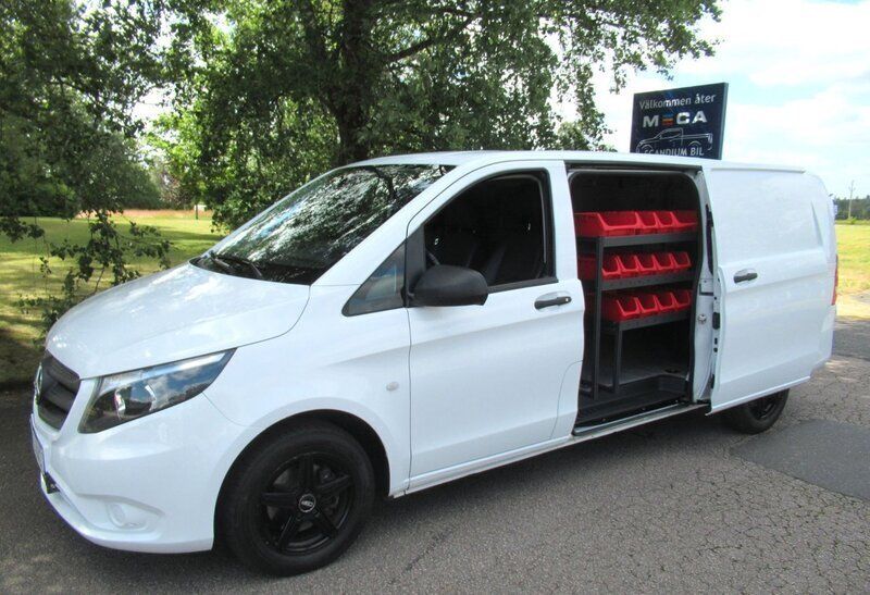 Vit Begagnad 2020 Mercedes Vito Minibuss | 262 500 kr (Marknadspris) - Bild 1/4