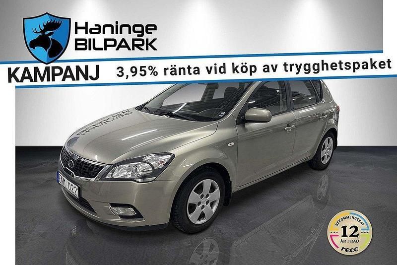 Silver Begagnad 2010 Kia Ceed Halvkombi | 59 900 kr (Marknadspris) - Bild 1/2