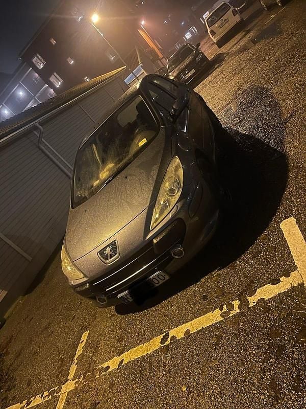 Begagnad 2008 Peugeot 307 Halvkombi | 12 900 kr (Bra pris) - Bild 1/3