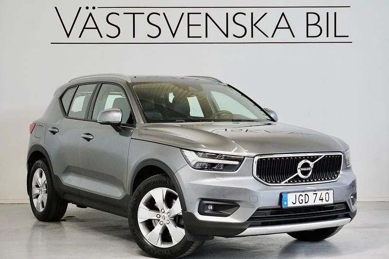 Grå Begagnad 2018 Volvo XC40 Momentum SUV | 314 000 kr (Bra pris) - Bild 1/4