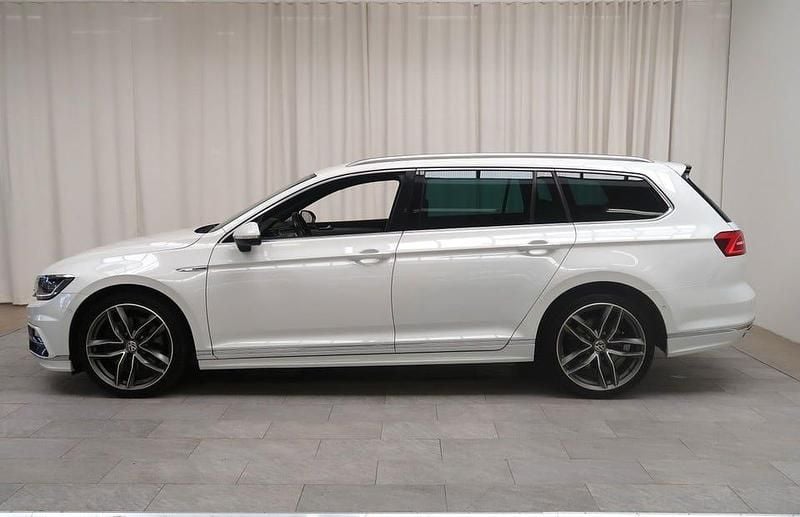 Begagnad VW Passat R-line 281 HK (206 kW) 2016 Vit Kombi