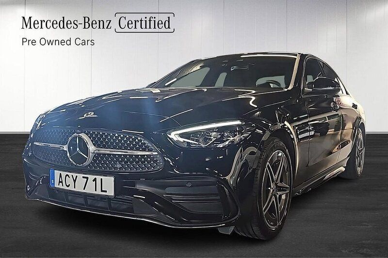 Svart Begagnad 2023 Mercedes C300e Advanced Sedan | 489 900 kr (Bra pris) - Bild 1/4