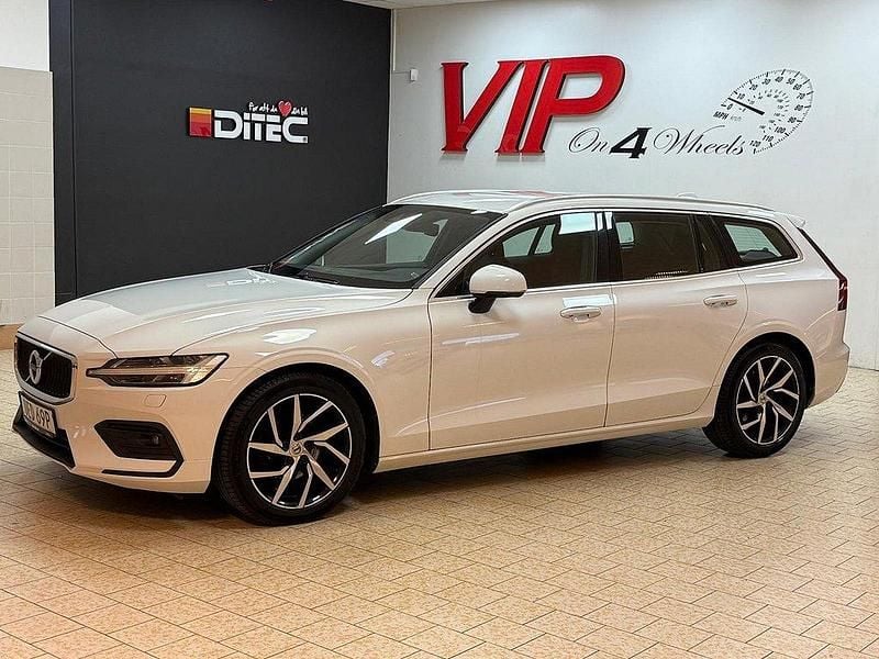 Vit Begagnad 2019 Volvo V60 Momentum Kombi | 229 800 kr (Marknadspris) - Bild 1/4