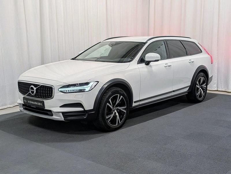 Vit Begagnad 2017 Volvo V90 CC Kombi | 234 900 kr (Marknadspris) - Bild 1/4