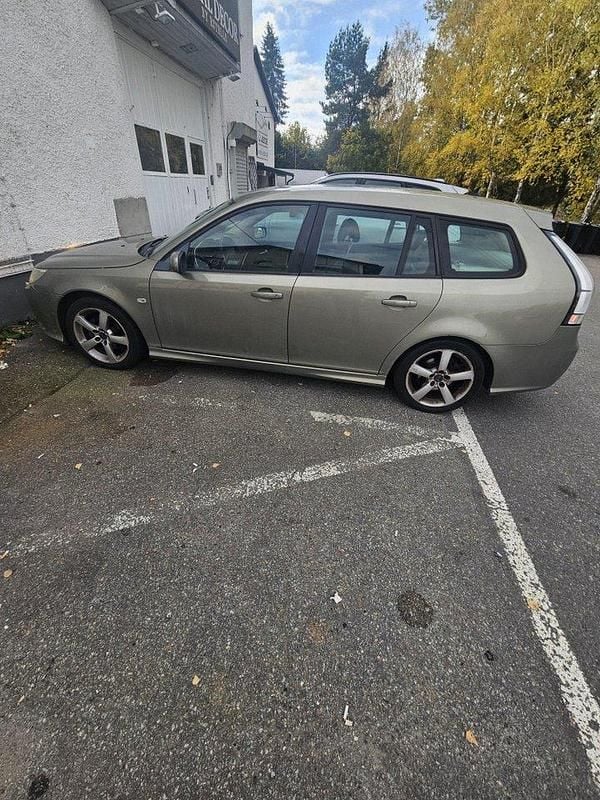 Grön Begagnad 2008 Saab 9-3 Linear Kombi | 39 000 kr (Marknadspris) - Bild 1/4