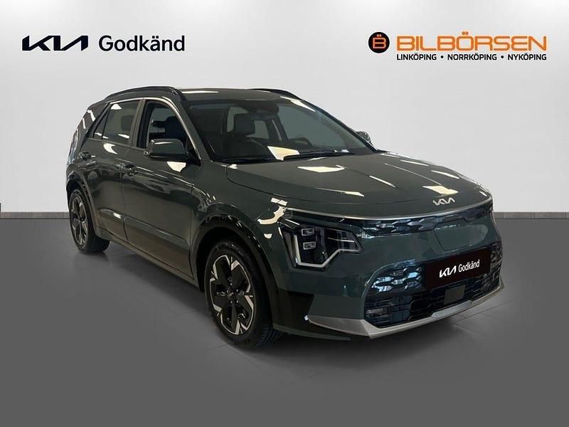 Begagnad Kia e-Niro 150 kW (204 HK) 2022 Grå SUV