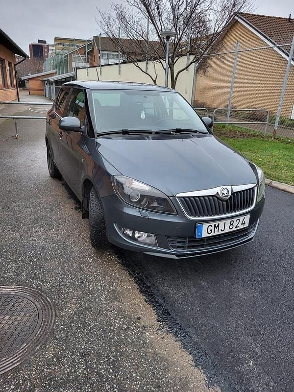 Begagnad 2015 Skoda Fabia Halvkombi | 55 000 kr (Superpris) - Bild 1/4