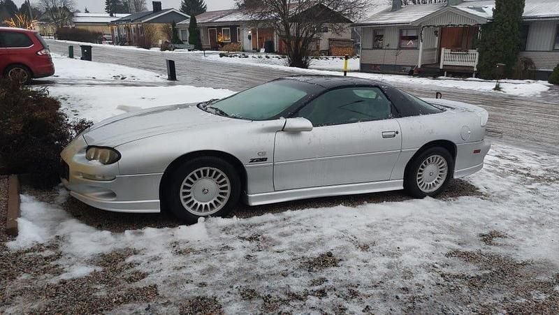 Begagnad 1998 Chevrolet Camaro LS Sportkupé | 50 000 kr - Bild 1/4
